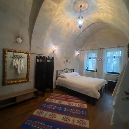 Naydehane Yesil * Ουργκούπ